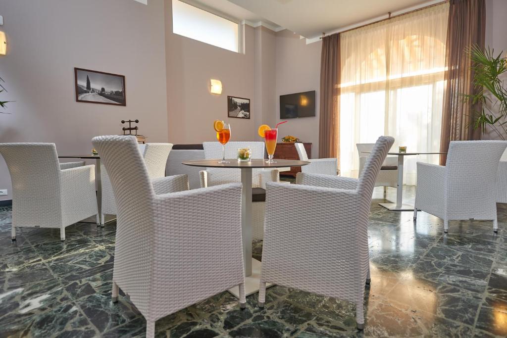 Posezení v ubytování Hotel Benacus Torri del Benaco