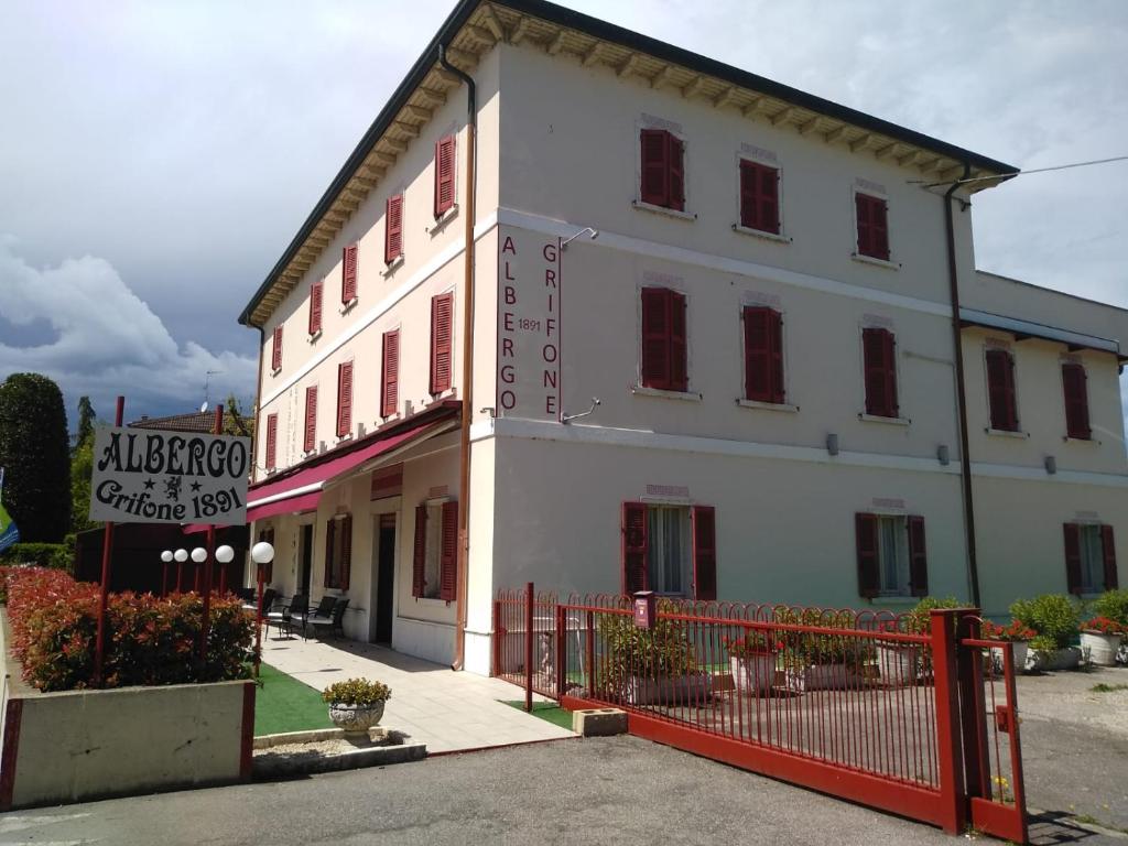Budynek, w którym mieści się hotel