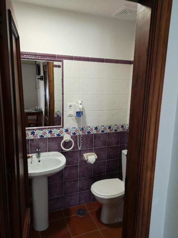 Koupelna v ubytování Pensión Venta Julián HCA01134