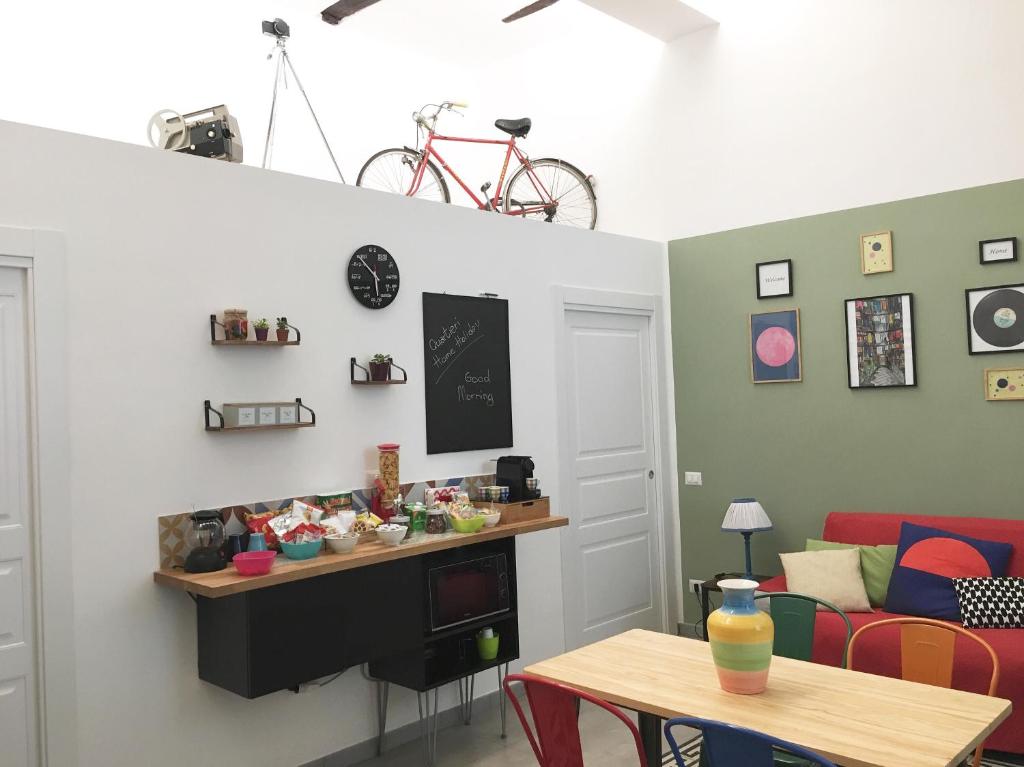Zdjęcie z galerii obiektu Quartieri Home Holiday w mieście Neapol