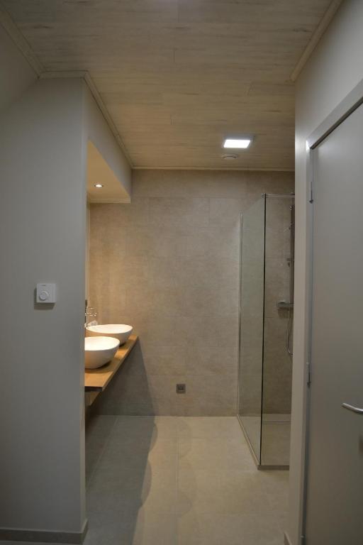 Koupelna v ubytování B&B Allegambe's Goed