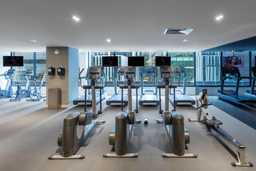 Fitness centrum a/nebo fitness zařízení v ubytování Wyndham Hotel Melbourne