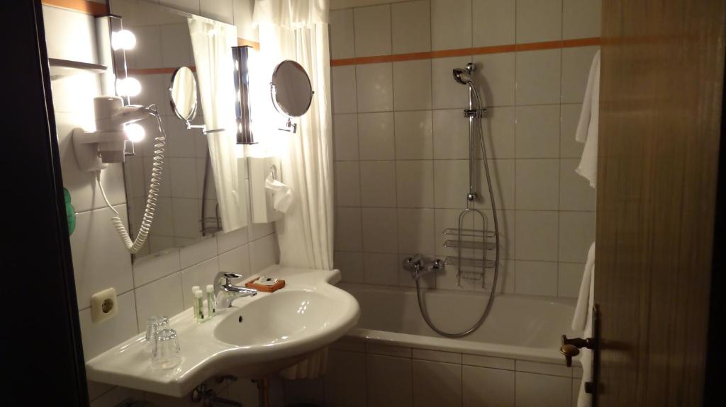 Hotel Fahrnberger - 16