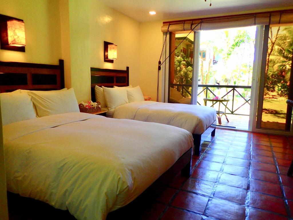 Edgewater Dive & Spa Resort - 高级豪华四倍 - 花园景观家庭套房