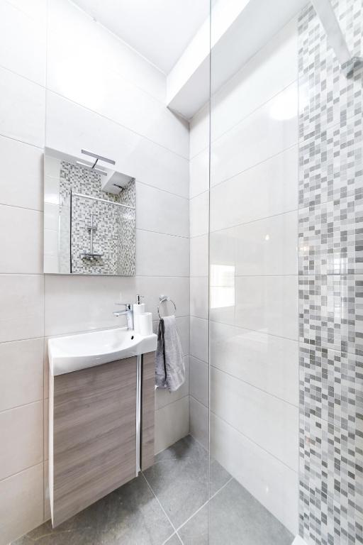 Kúpeľňa v ubytovaní Luxurious Villa Natali