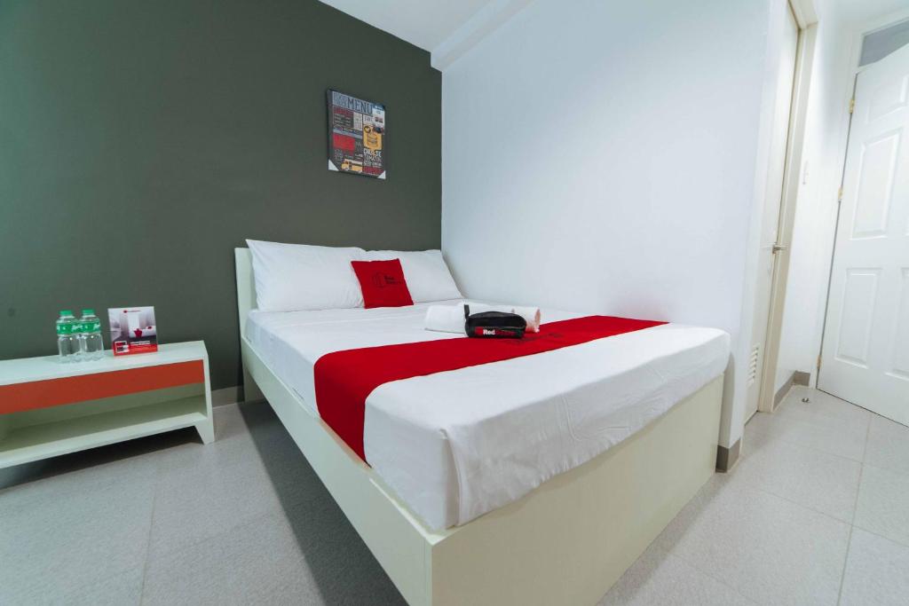 RedDoorz Plus @ Roxas Street Davao - Double Room