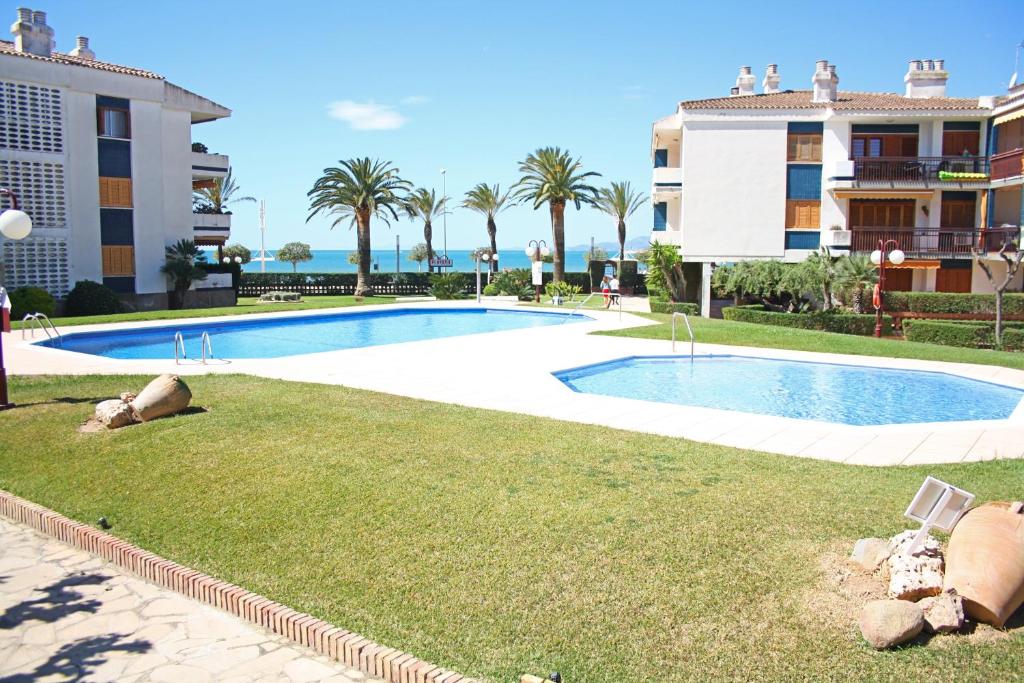 Bazén v ubytovaní Playazul seafront apartament alebo v jeho blízkosti