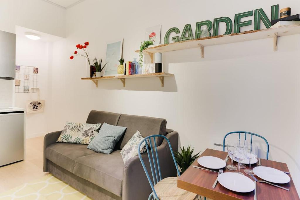 Design Apartment for 4 people between Louvre & Opera - One-Bedroom Apartment