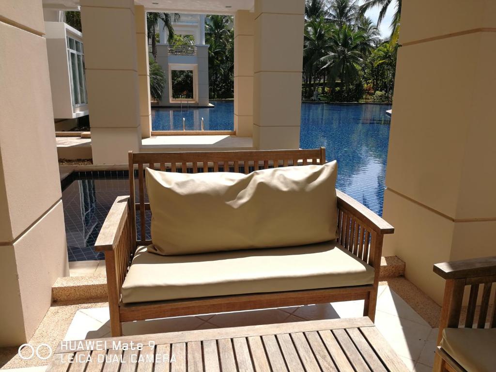 Bazén v ubytování Hua Hin Blue Lagoon nebo v jeho okolí