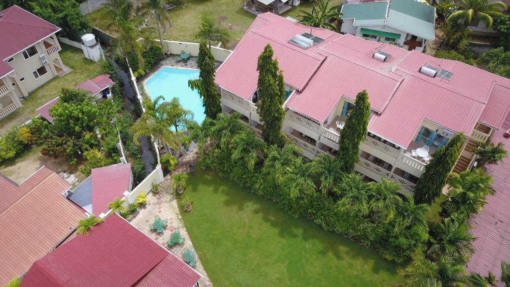 Bazén v ubytování Coco D'or Hotel Seychelles nebo v jeho okolí