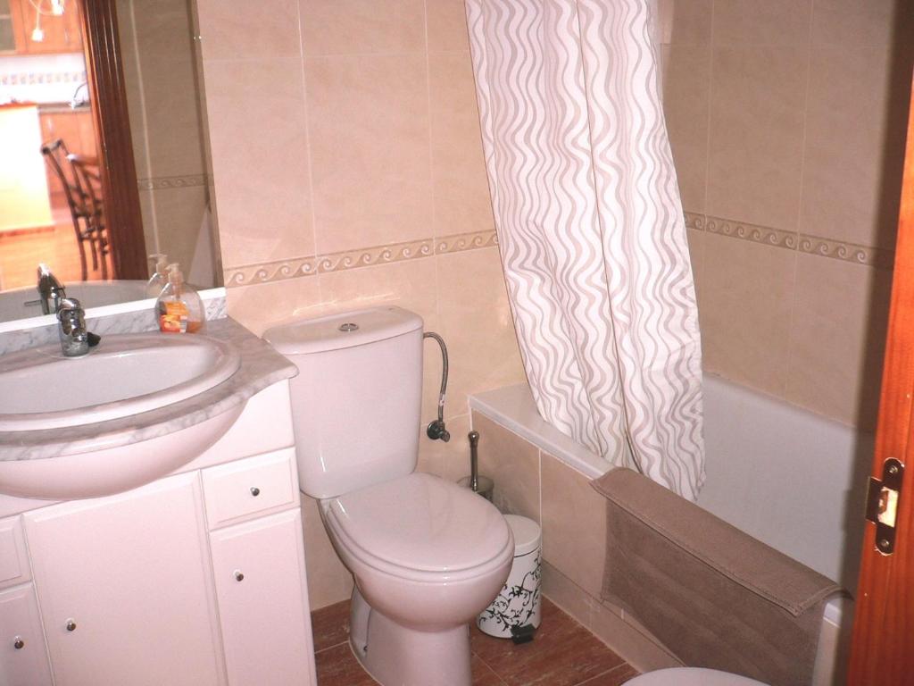 A bathroom at Miradores Del Puerto One Bedroom Apartment RP019