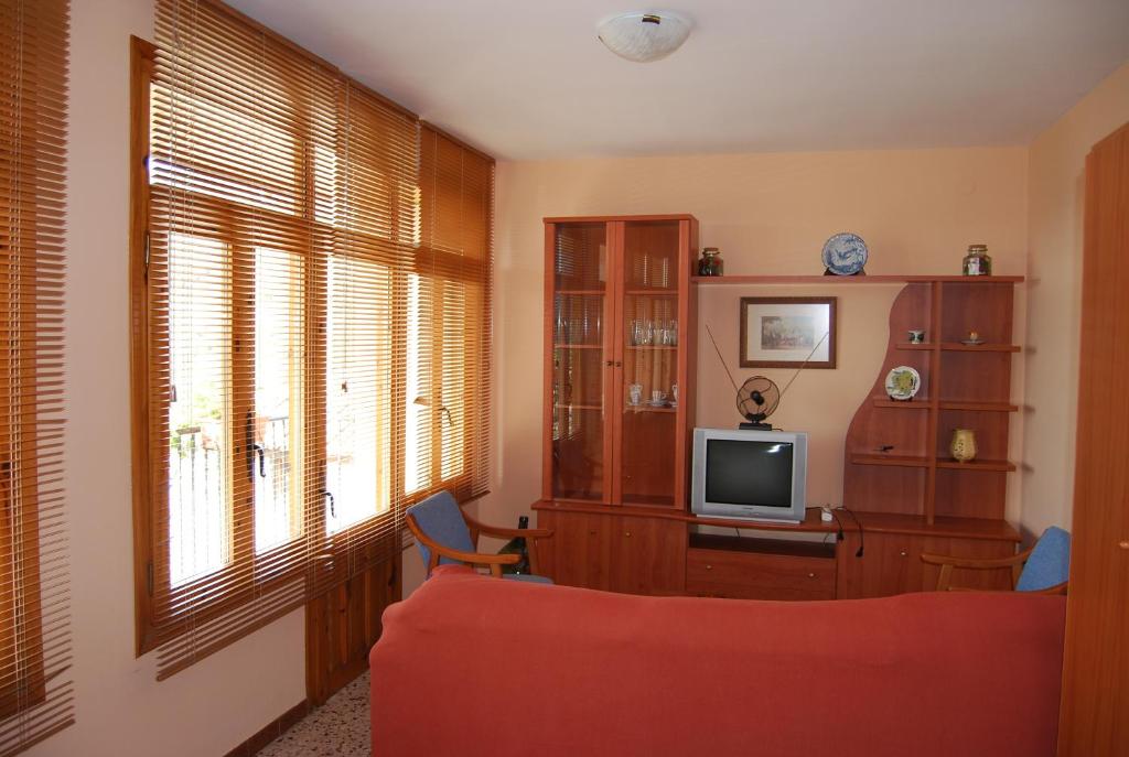 TV a/nebo společenská místnost v ubytování CASA LACAMBRA
