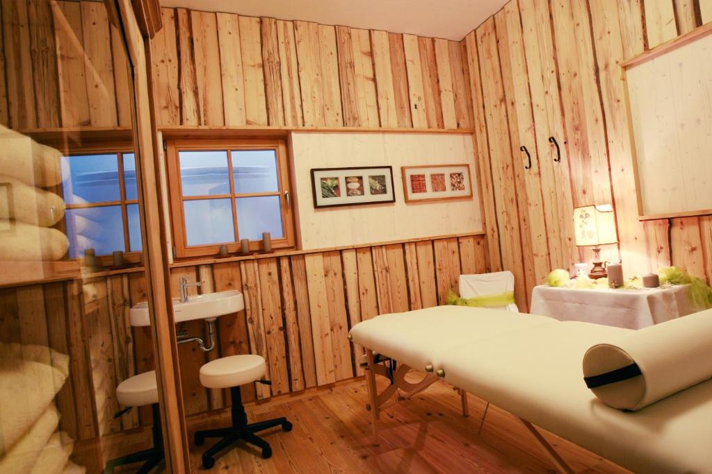 Kúpele alebo wellness v ubytovaní Hotel Fahrnberger