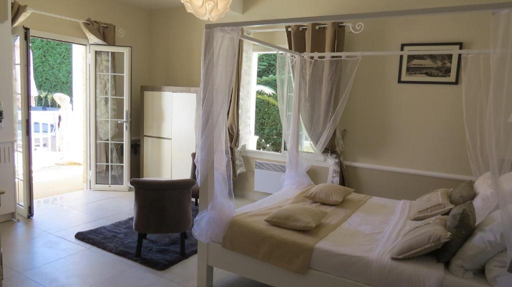 Istumisnurk majutusasutuses Hotel Le Cilaos