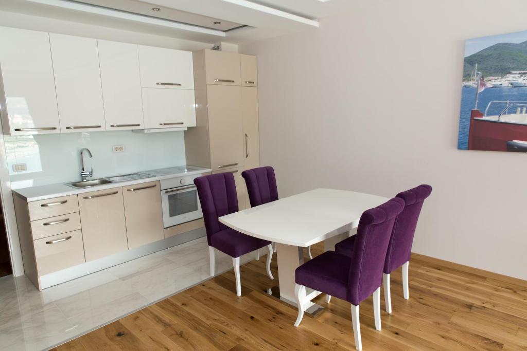 Kuchyň nebo kuchyňský kout v ubytování Hotel Ponta Nova