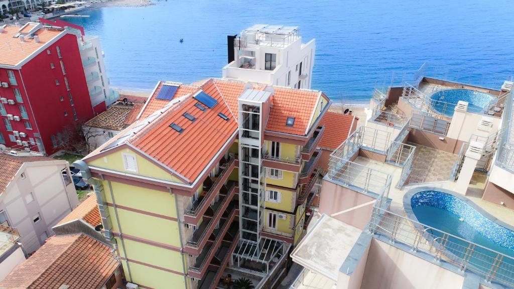 Gallery image of Apartmani Luka - Vila Brzulovic in Rafailovici