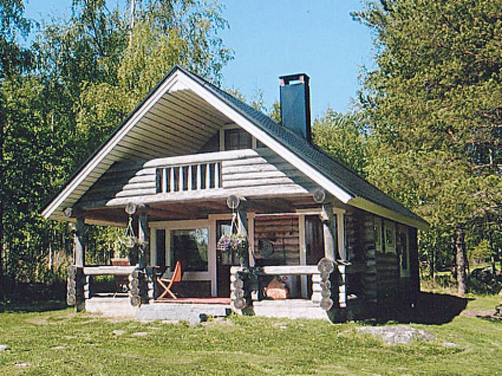 KinnulaにあるHoliday Home Mäntyranta by Interhomeの小屋