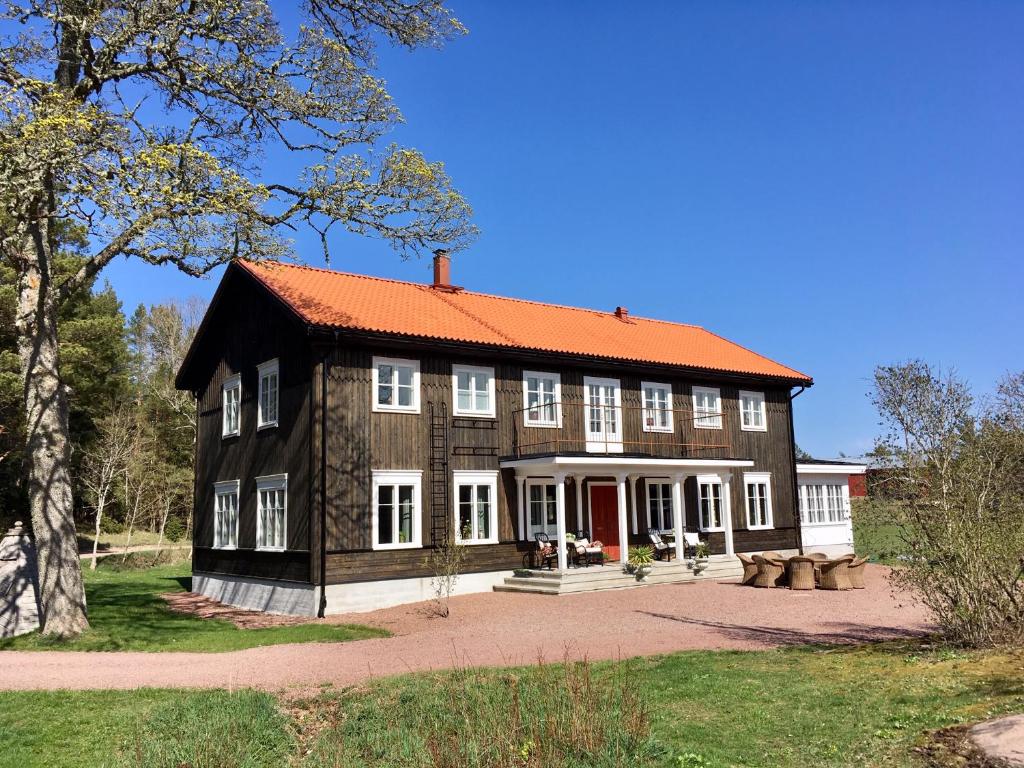 Björnhofvda Gård