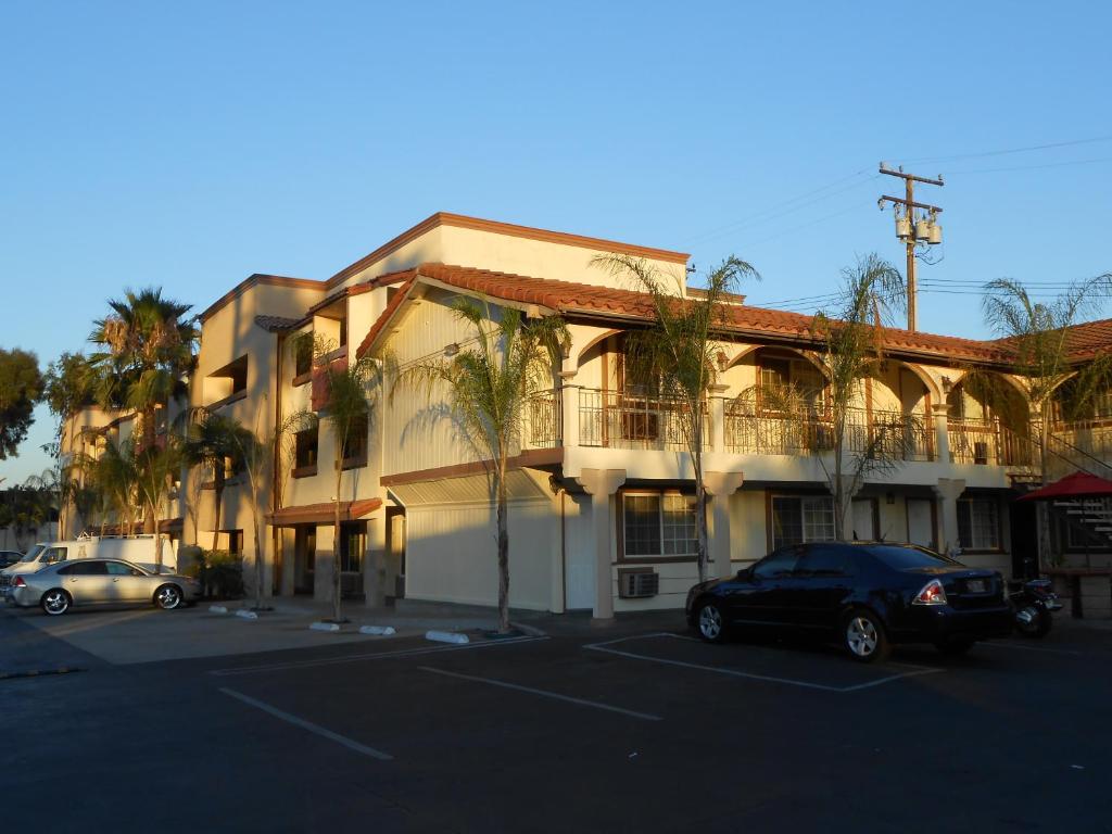 Best Inn & Suites photo