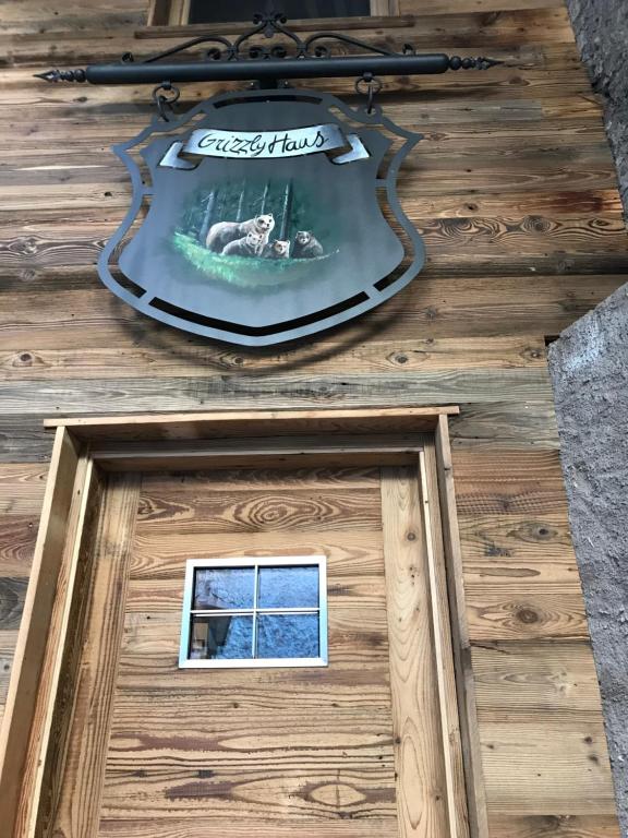 Fotografie z fotogalerie ubytování Grizzly Haus & Frosch Restaurant - Teritoria v destinaci Varena