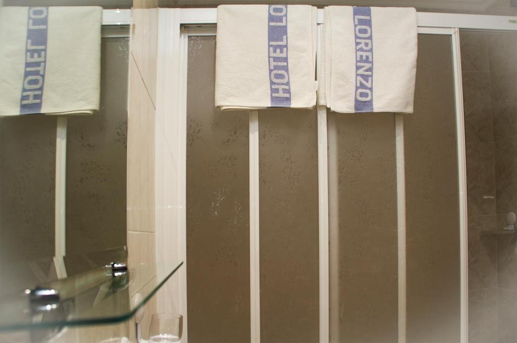 Kúpeľňa v ubytovaní HOTEL LORENZO