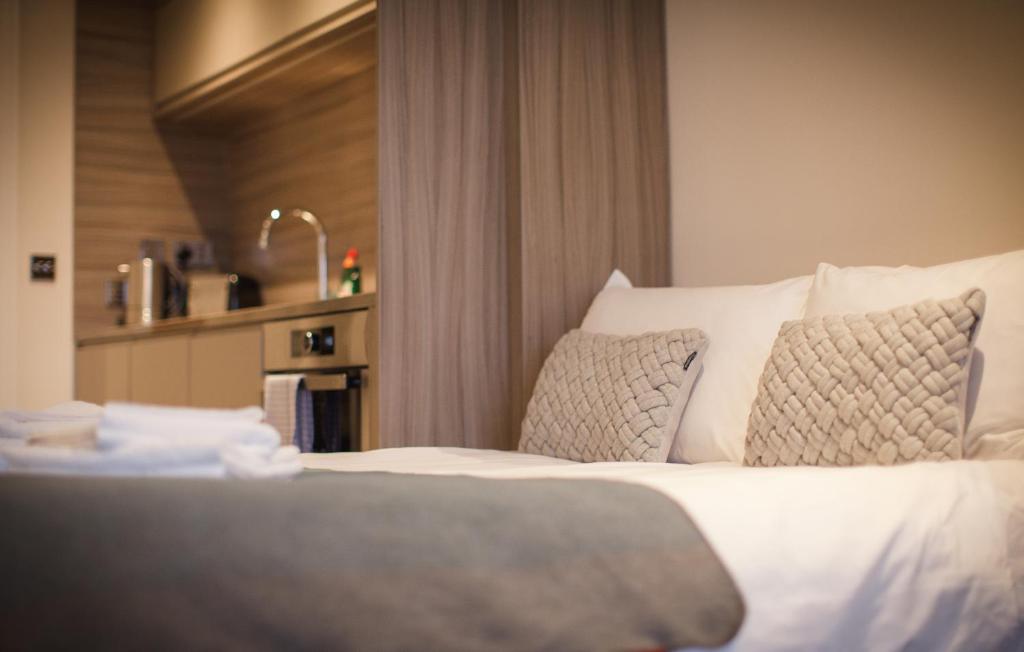 Riverside Studio Apartments Close To City Centre - 