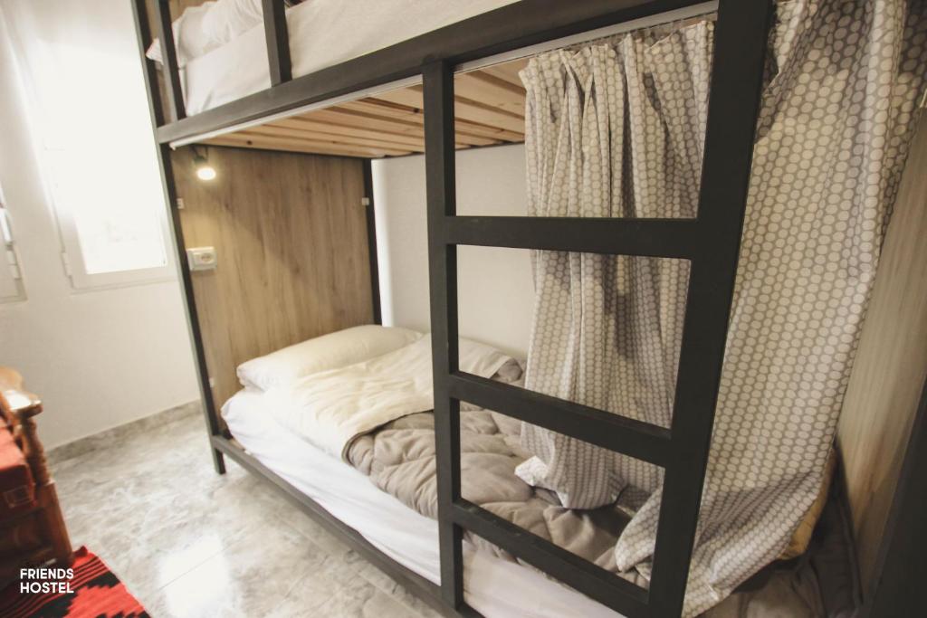 Friends' Guesthouse & Hostel - Image 9