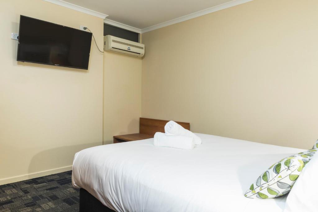 Nightcap At Balaclava Hotel - Resim 39