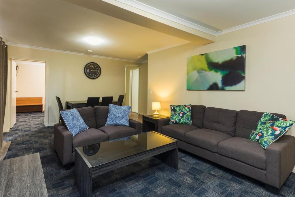 Nightcap At Balaclava Hotel - Resim 41