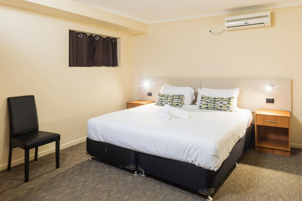 Nightcap At Balaclava Hotel - Resim 44