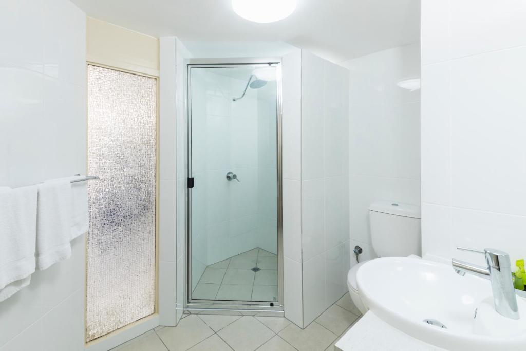 Nightcap At Balaclava Hotel - Resim 36