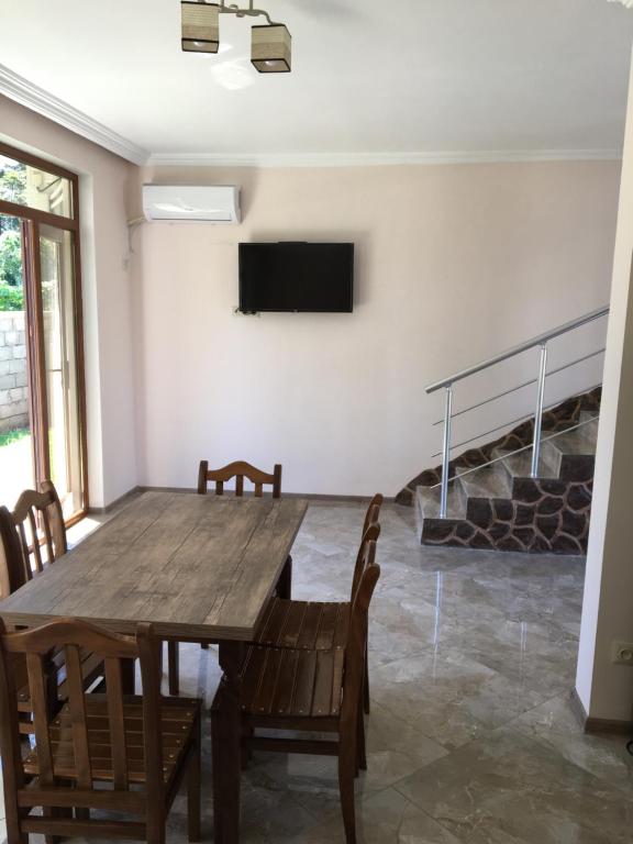TV a/nebo společenská místnost v ubytování Cottages Ureki