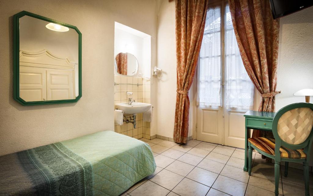 Rúm í herbergi á EasyRooms dell'Angelo