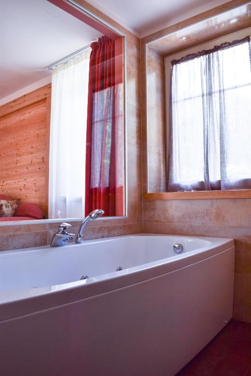 Alpen Garten Hotel Margherita - Suite Con Hidromasaje