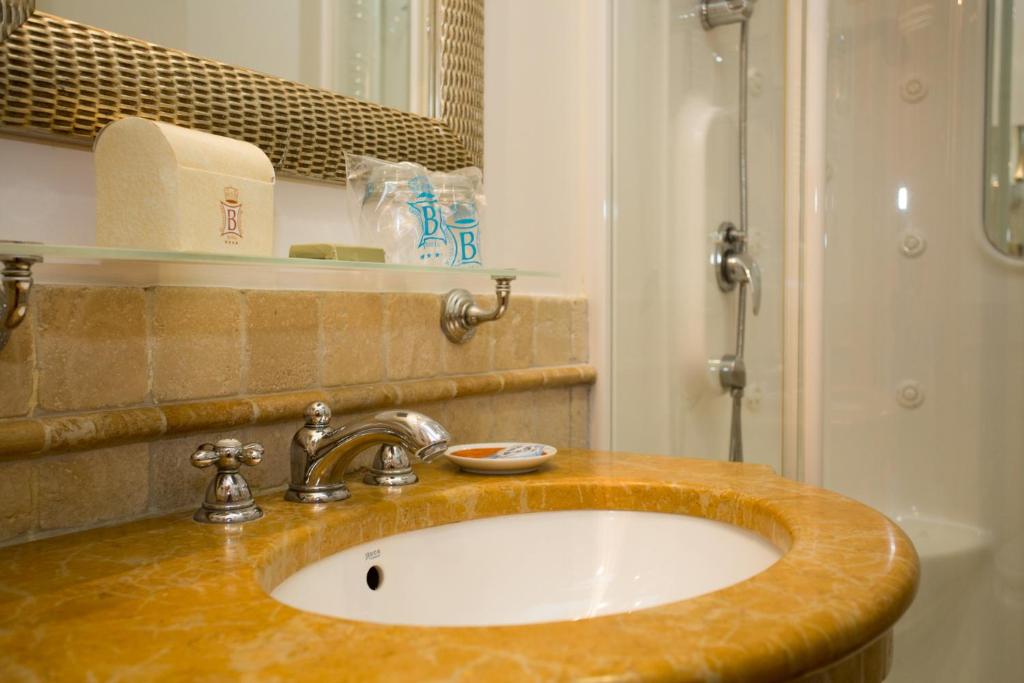 Koupelna v ubytování Hotel Tritone Lipari