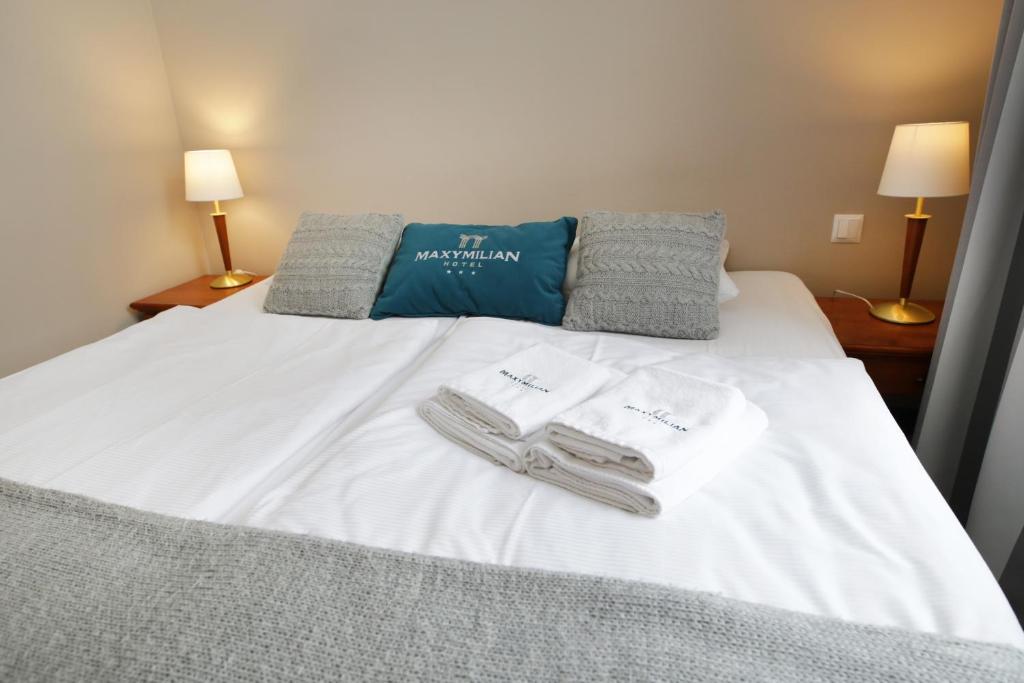 Postel nebo postele na pokoji v ubytování Maxymilian Unique Hotel - Adults Only