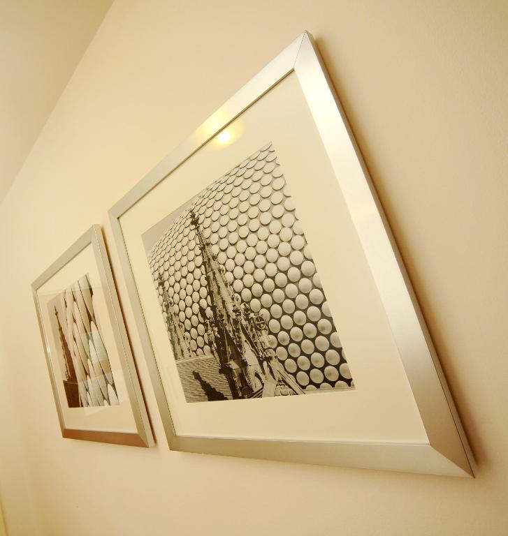 PREMIER SUITES Birmingham - Two-Bedroom Apartment