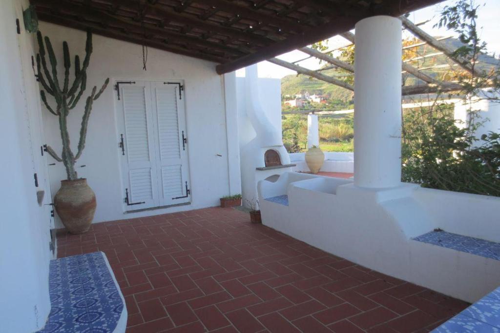 Balkon lub taras w obiekcie "Villa Le Cicale" Lipari