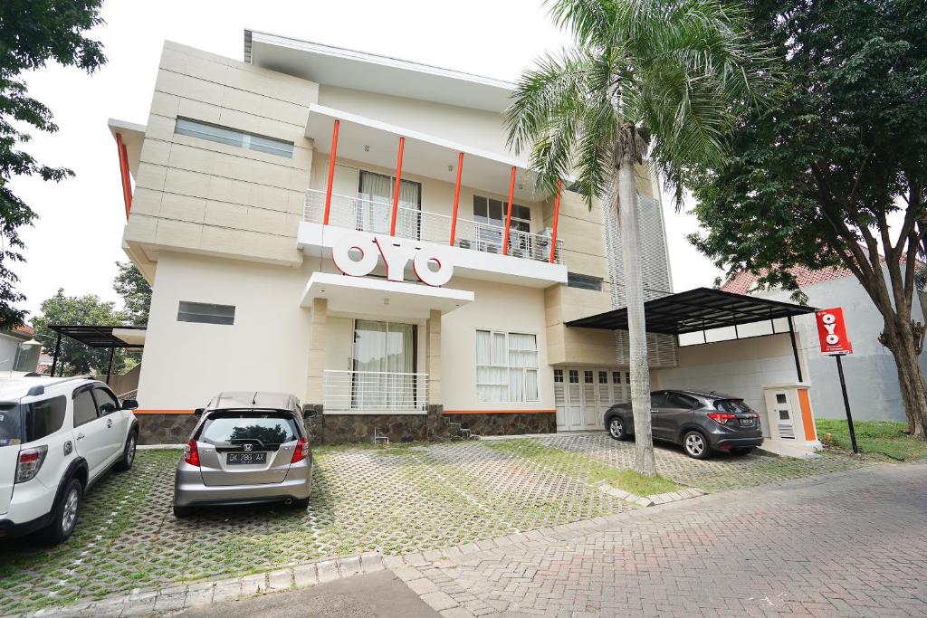 Gallery image of SUPER OYO 782 Menjangan Residence at Citraland 1 in Lontar