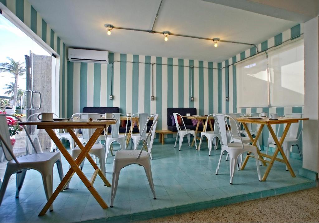 Restaurace v ubytování Mas Basico Hotel
