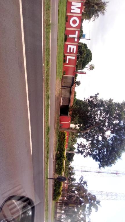  MIX MOTEL