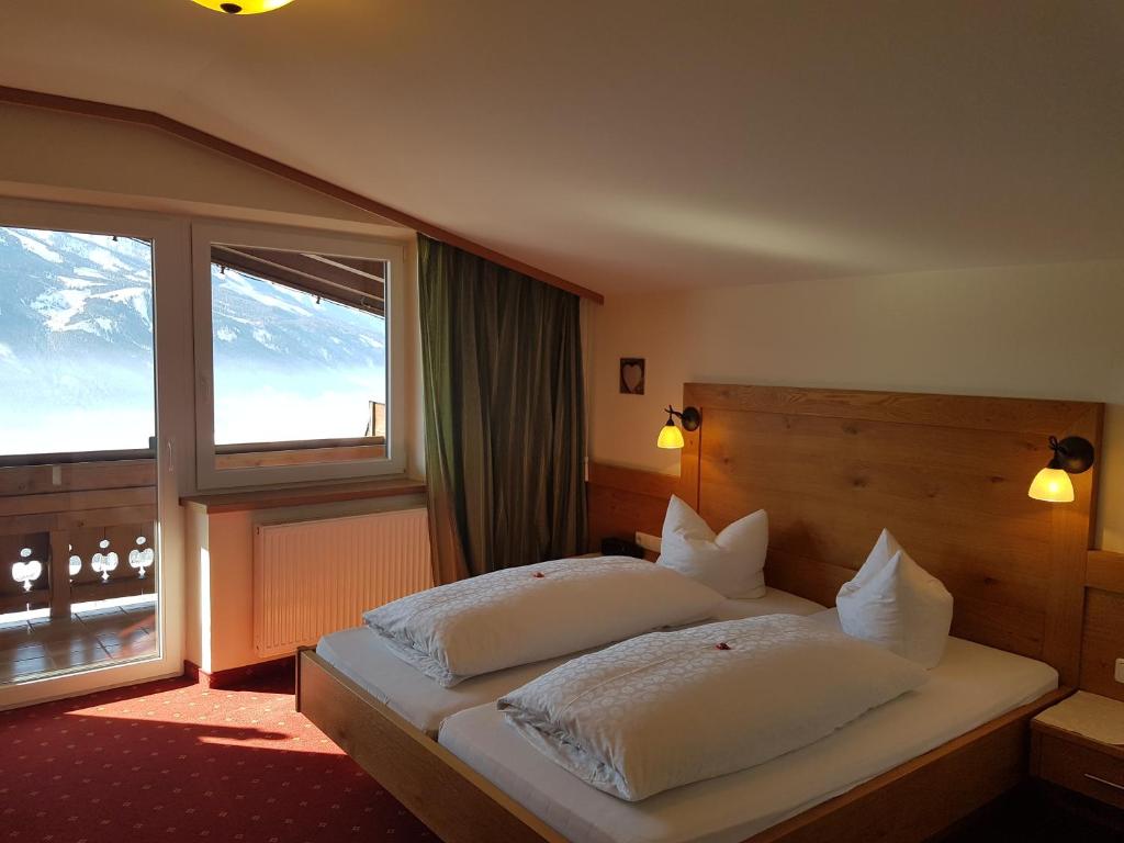 Postel nebo postele na pokoji v ubytování Aparthotel Hohe Brücke
