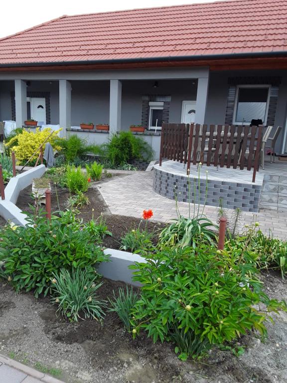 Zahrada ubytování Tornácos Vendégház Tápiószentmárton