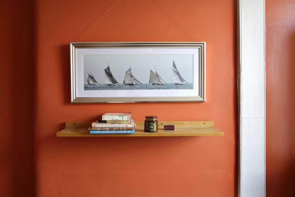 Beautifully presented New Town Apt - sleeps 4