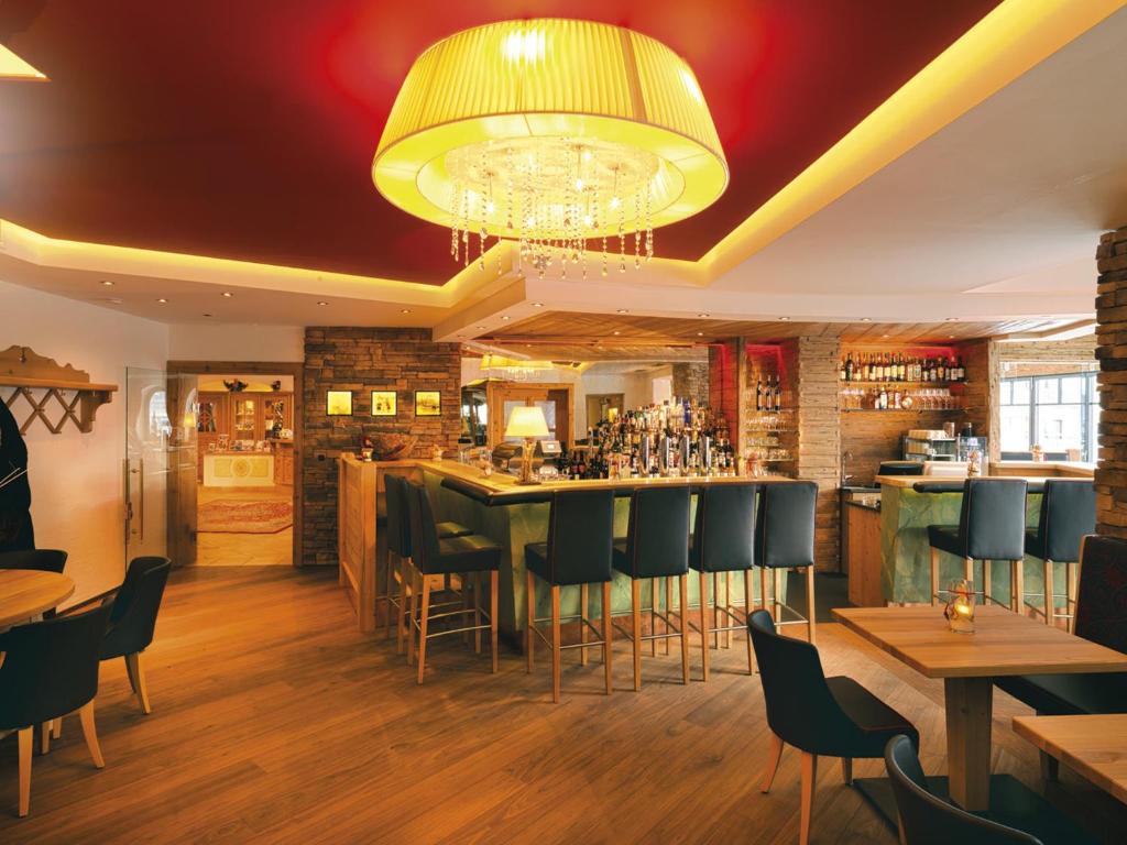 Lounge nebo bar v ubytování Aktivhotel Alpendorf