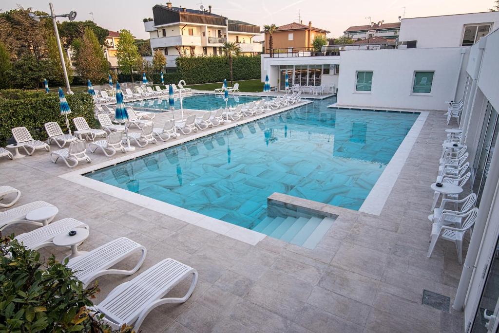 Bazén v ubytování Hotel Terme Vena D'Oro nebo v jeho okolí