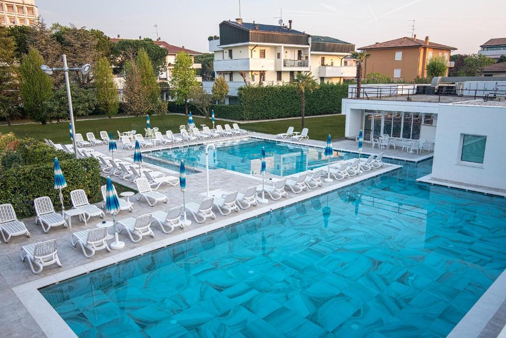 Bazén v ubytování Hotel Terme Vena D'Oro nebo v jeho okolí