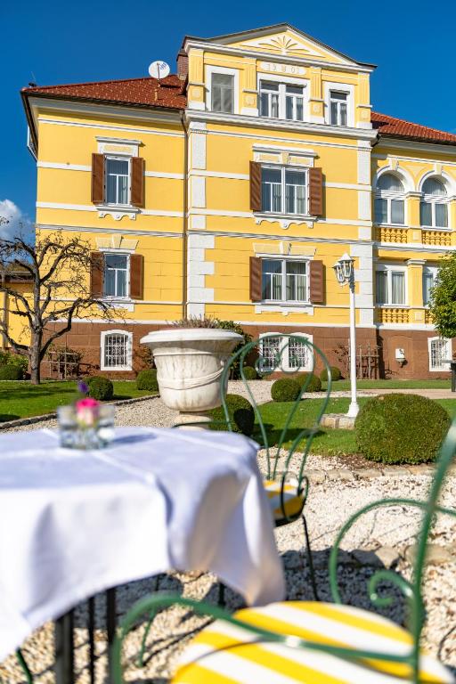 Budova, v ktorej sa hotel nachádza