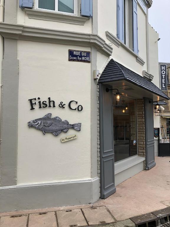 Certifikát, hodnocení, plakát nebo jiný dokument vystavený v ubytování Hôtel d'Arromanches Pappagall