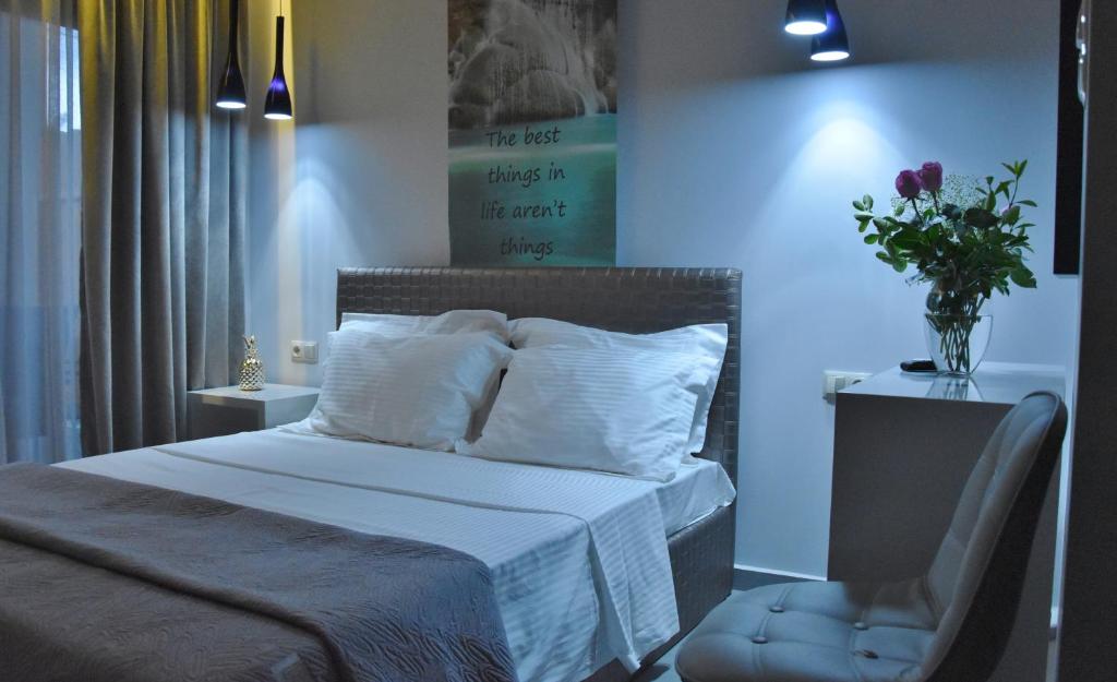 CROSS PLAZA, Stavros (updated prices 2025) - 12